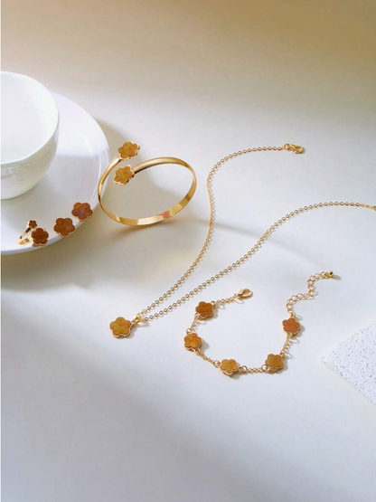 סט תכשיטים של 6 יחידות בסגנון תלתן