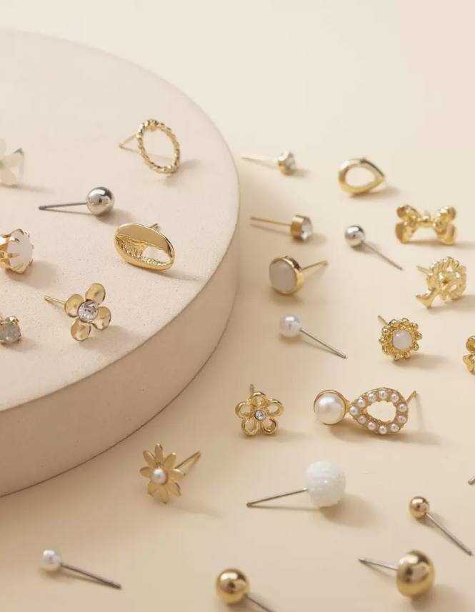 זוגות עגילים בעיצוב עץ ופרחים ליום האהבה,