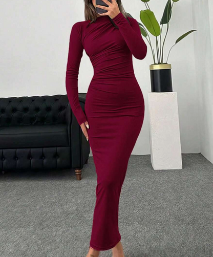 שמלת קפלים עם צווארון עומד ושרוולים