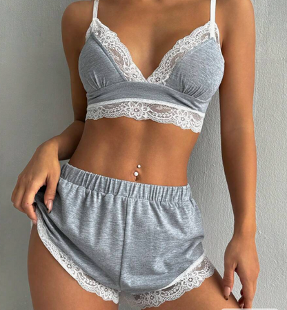 וטלאים בצבעי תחרה ומכנסיים קצרים לקיץ