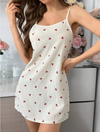 שמלת פיג'מה עם הדפס דובדבן וטקסטורה