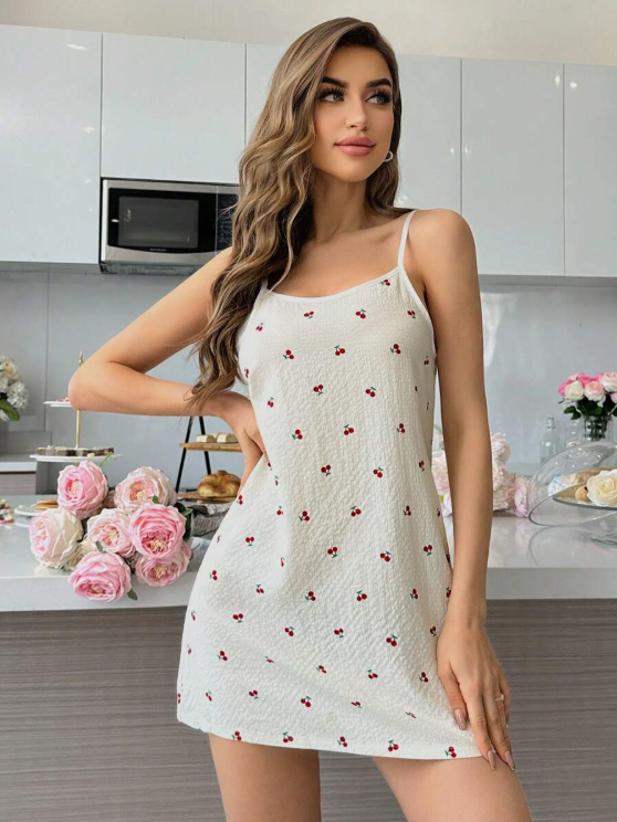 שמלת פיג'מה עם הדפס דובדבן וטקסטורה