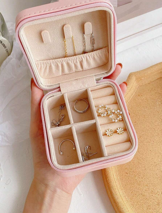 קופסת ארגון תכשיטים ניידת אחת לטבעות, עגילים ושרשראות