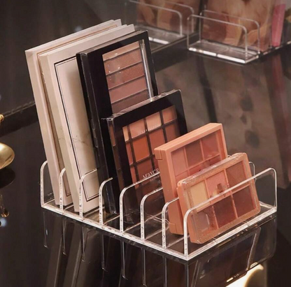 ארגונית איפור עם מגירות לפלטות צלליות