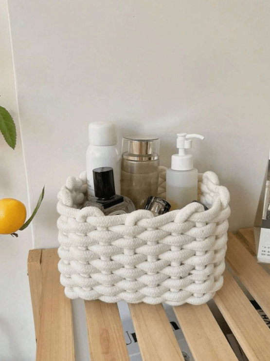 קופסת אחסון איפור לבנה ארוגה ביד מחבל עבה