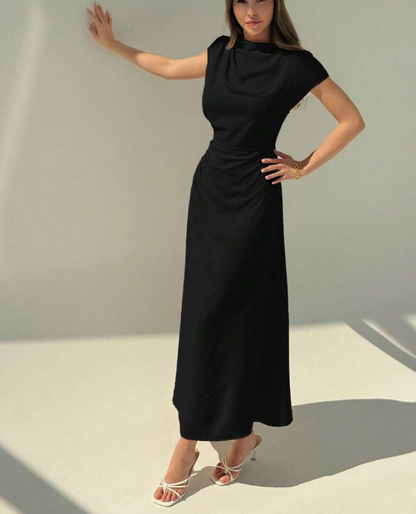 שמלה ארוכה מינימליסטית אלגנטית ואלגנטית עם גזרה