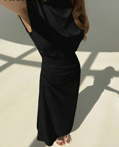 שמלה ארוכה מינימליסטית אלגנטית ואלגנטית עם גזרה