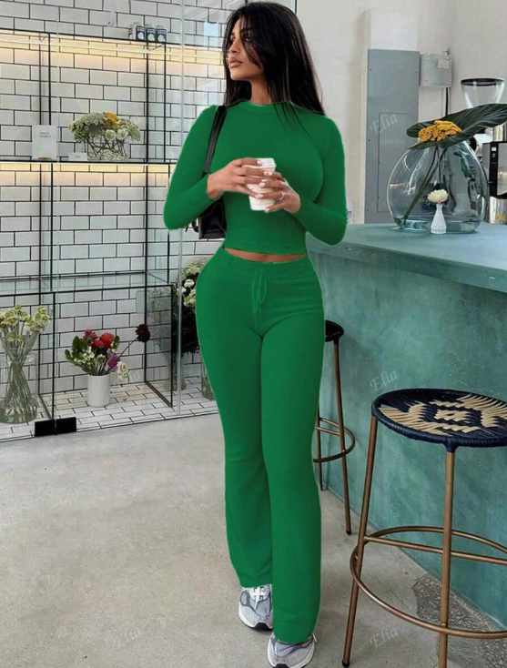 חליפת ספורט צמודה