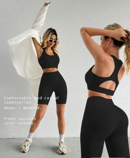 חזייה להגדלת חזה ומכנסיים קצרים בגזרה גבוהה