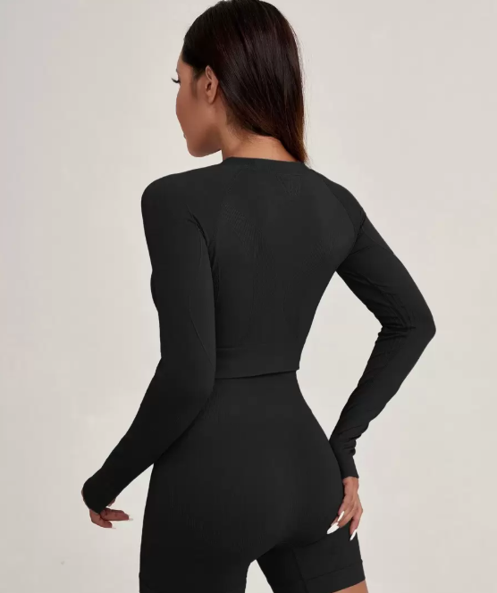 סט ספורט חלק וגמיש עם חורי אגודל