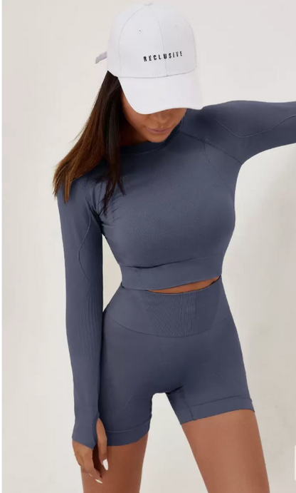 סט ספורט חלק וגמיש עם חורי אגודל