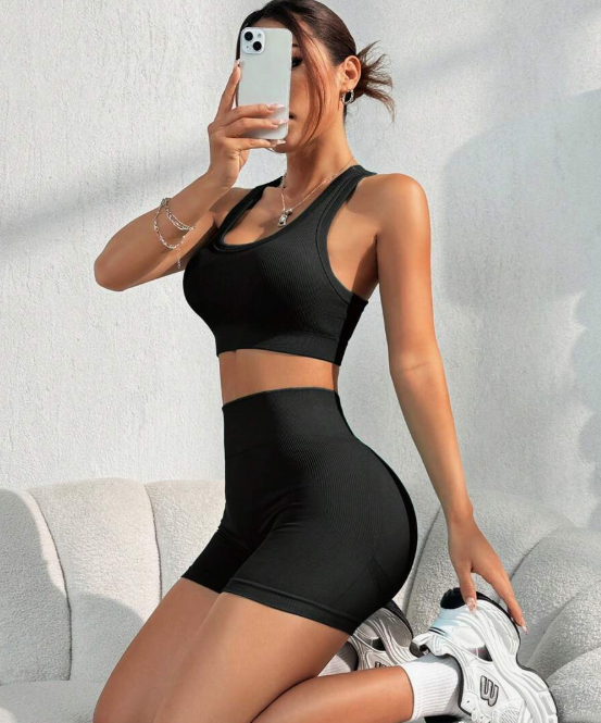 סט פשוט בצבע אחיד