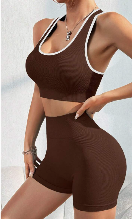 סט פשוט בצבע אחיד